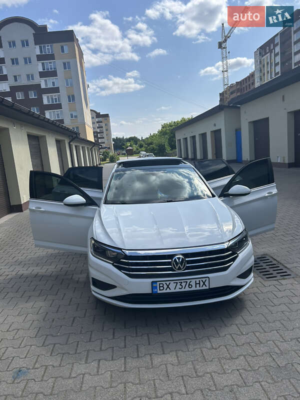Седан Volkswagen Jetta 2021 в Хмельницком