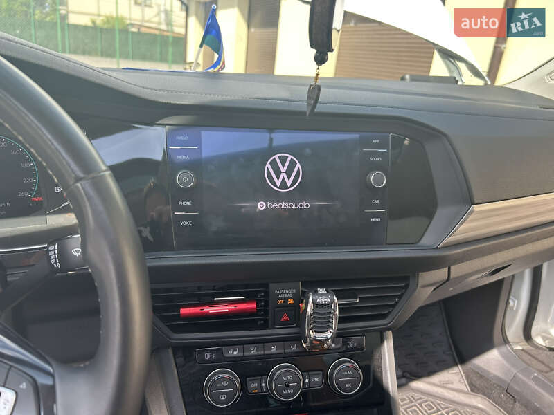 Седан Volkswagen Jetta 2021 в Хмельницком