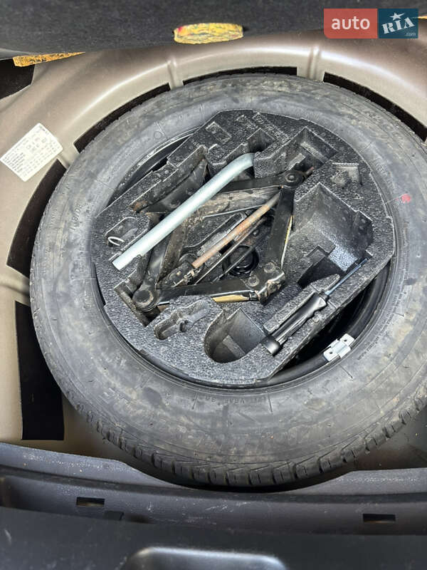 Седан Volkswagen Jetta 2014 в Ужгороді