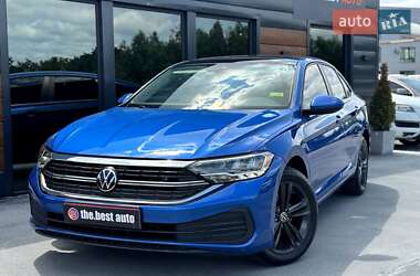 Седан Volkswagen Jetta 2023 в 