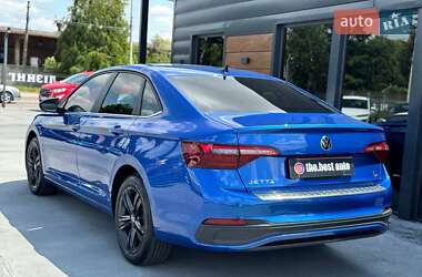 Седан Volkswagen Jetta 2023 в 