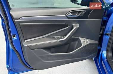 Седан Volkswagen Jetta 2023 в 