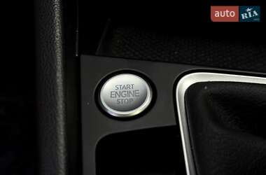 Седан Volkswagen Jetta 2023 в 