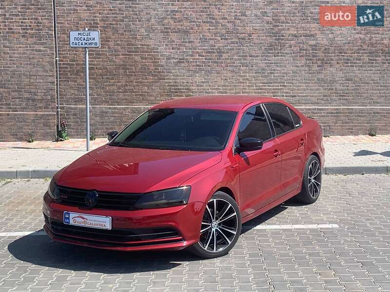 Седан Volkswagen Jetta 2016 в 