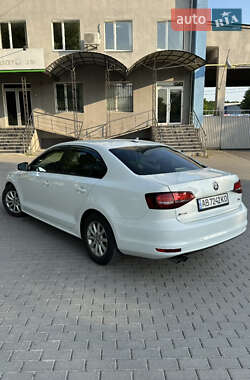 Седан Volkswagen Jetta 2016 в 