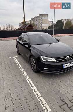 Седан Volkswagen Jetta 2016 в Хмельницком