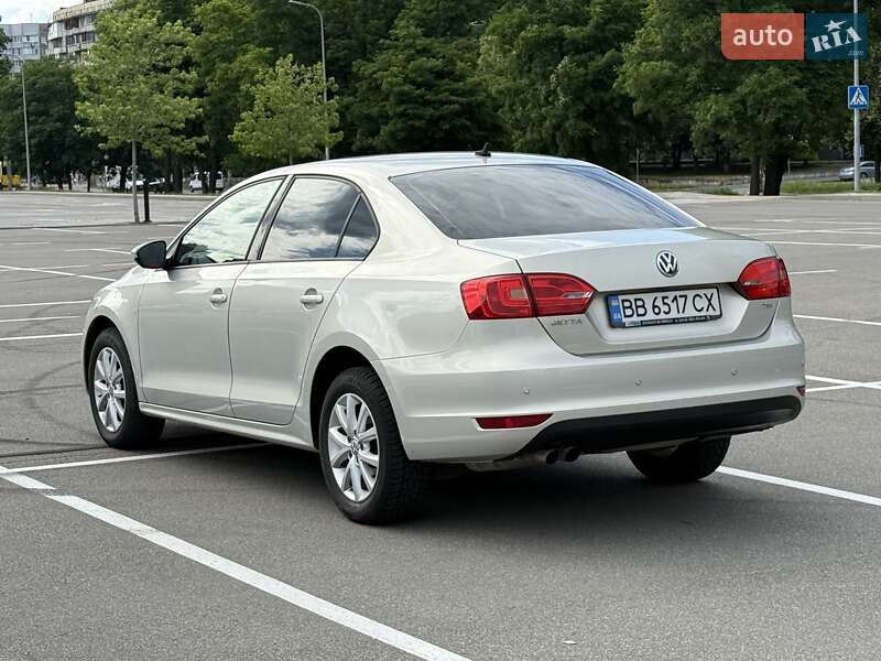 Седан Volkswagen Jetta 2011 в Киеве