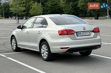 Седан Volkswagen Jetta 2011 в 