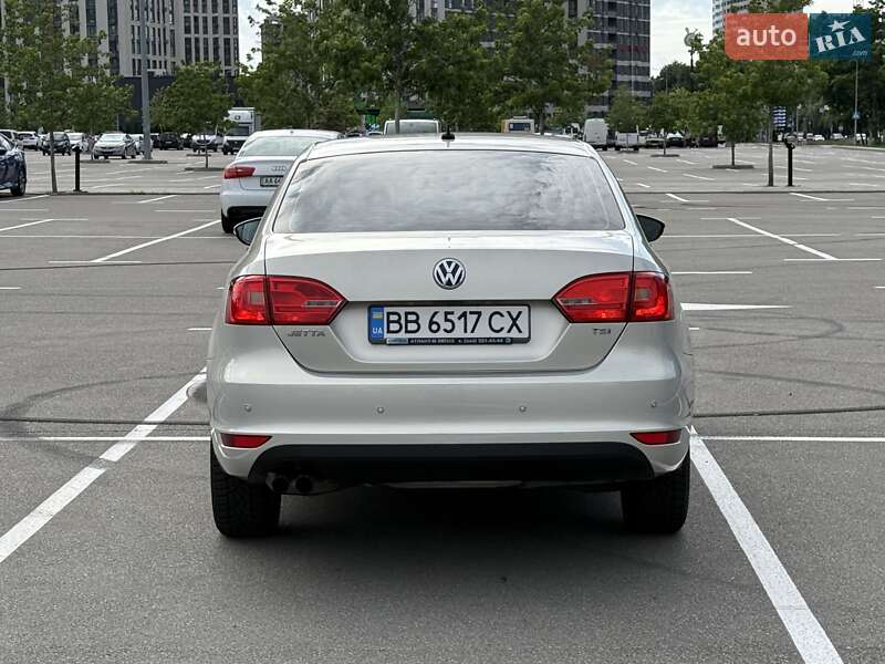 Седан Volkswagen Jetta 2011 в Киеве