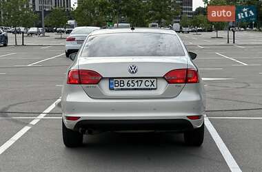 Седан Volkswagen Jetta 2011 в 
