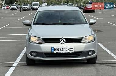Седан Volkswagen Jetta 2011 в 