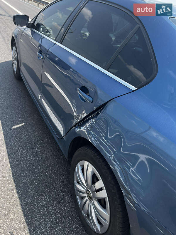 Седан Volkswagen Jetta 2016 в Киеве