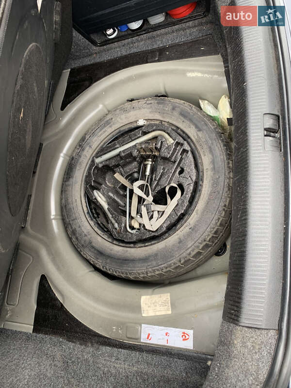 Седан Volkswagen Jetta 2005 в Полтаве