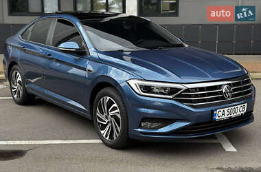 Седан Volkswagen Jetta 2018 в Києві