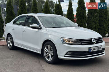 Седан Volkswagen Jetta 2016 в Киеве