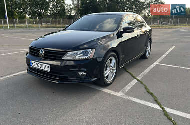 Седан Volkswagen Jetta 2015 в Дніпрі