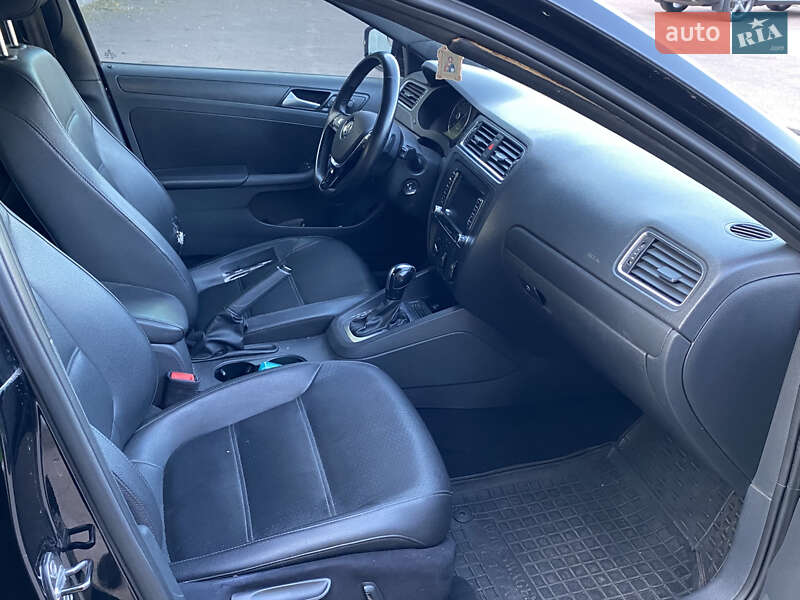Седан Volkswagen Jetta 2013 в Житомире