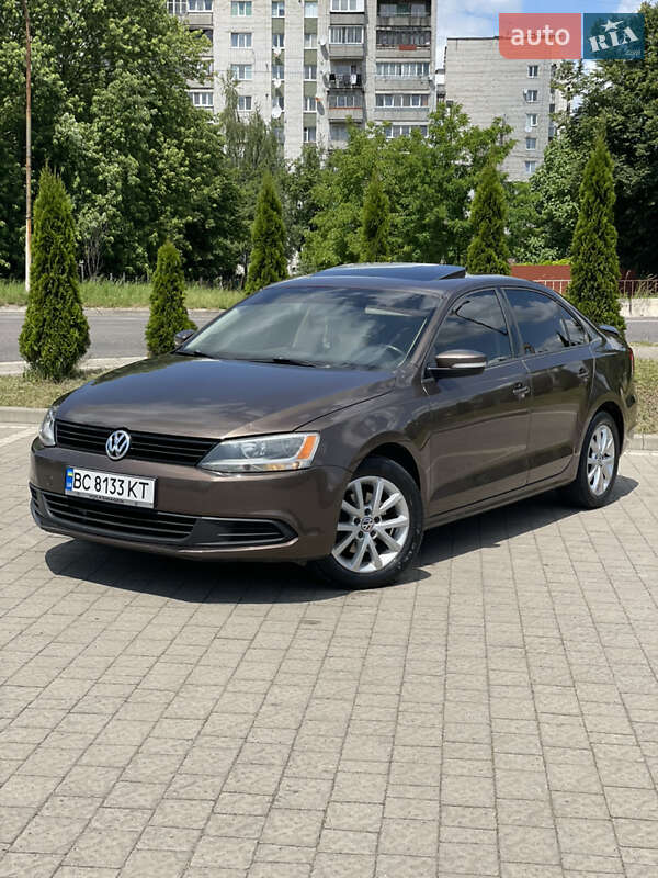 Седан Volkswagen Jetta 2011 в 