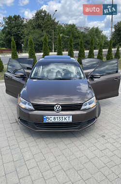 Седан Volkswagen Jetta 2011 в 