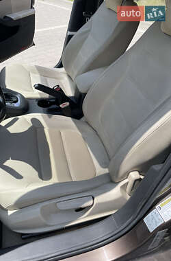 Седан Volkswagen Jetta 2011 в 