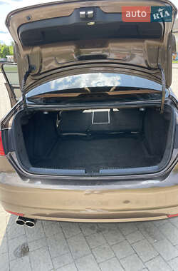 Седан Volkswagen Jetta 2011 в 
