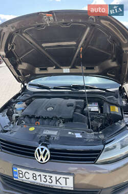 Седан Volkswagen Jetta 2011 в 