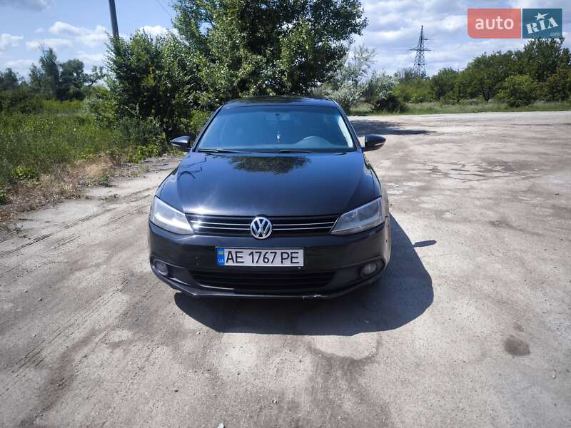 Седан Volkswagen Jetta 2011 в 