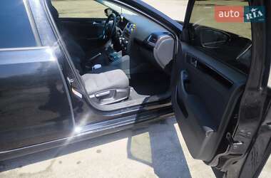 Седан Volkswagen Jetta 2011 в 