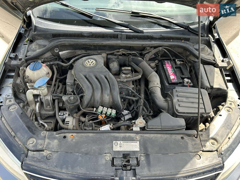 Седан Volkswagen Jetta 2011 в Кропивницком
