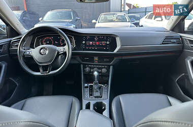 Седан Volkswagen Jetta 2019 в 