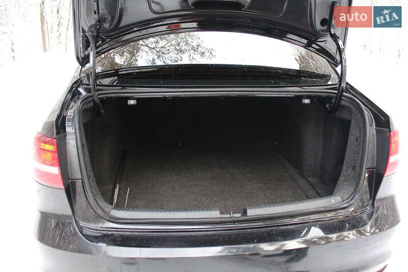 Седан Volkswagen Jetta 2015 в Лебедині