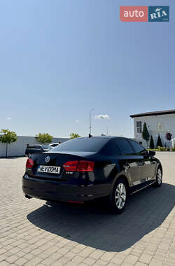 Седан Volkswagen Jetta 2011 в 
