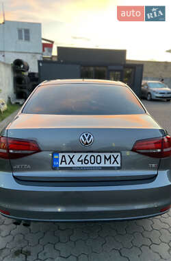 Седан Volkswagen Jetta 2016 в 