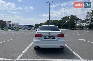 Седан Volkswagen Jetta 2014 в 