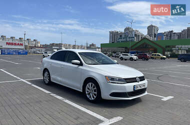 Седан Volkswagen Jetta 2014 в 