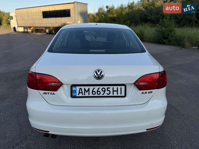 Седан Volkswagen Jetta 2012 в Житомире