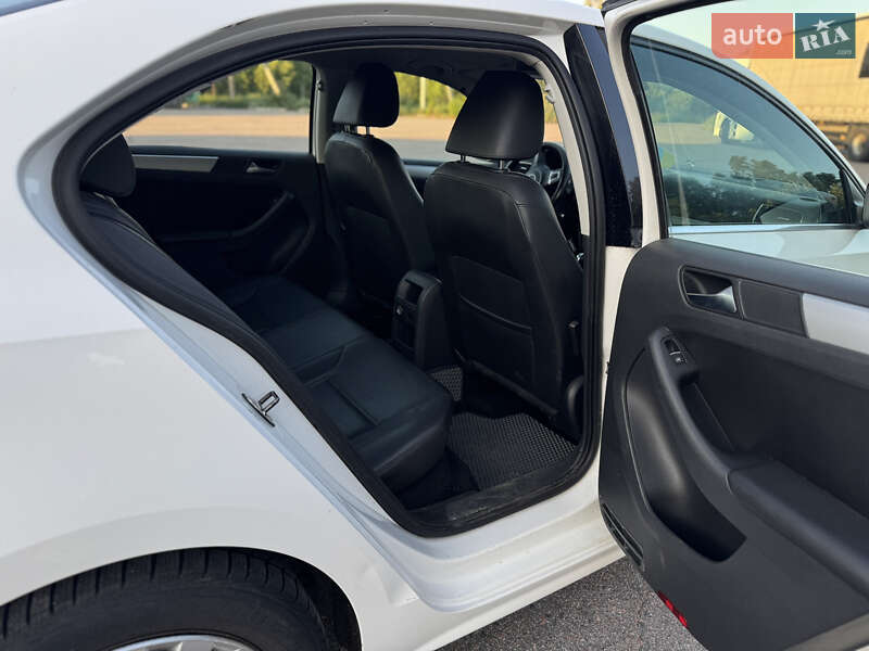 Седан Volkswagen Jetta 2012 в Житомире