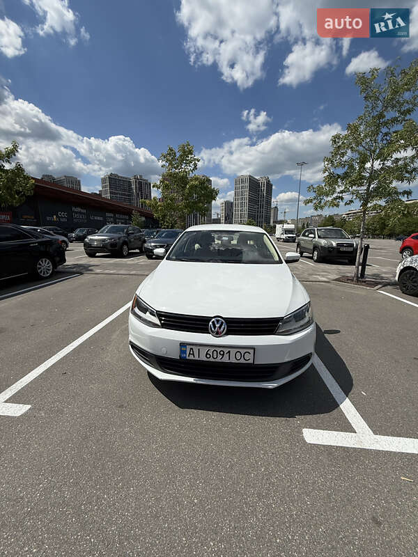 Седан Volkswagen Jetta 2014 в Києві