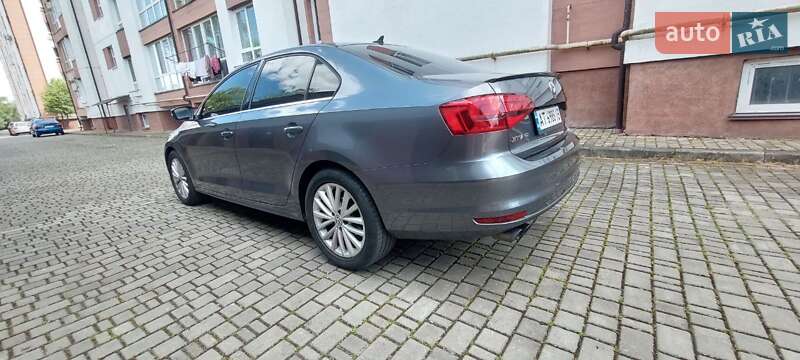 Седан Volkswagen Jetta 2014 в Івано-Франківську