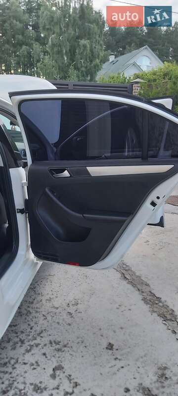 Седан Volkswagen Jetta 2016 в Києві