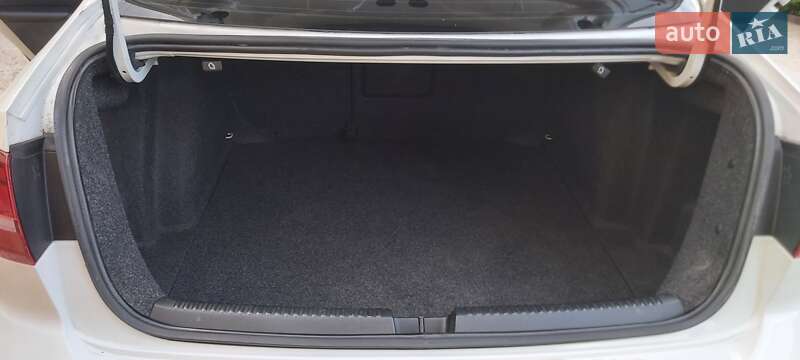 Седан Volkswagen Jetta 2016 в Києві