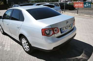 Седан Volkswagen Jetta 2009 в 