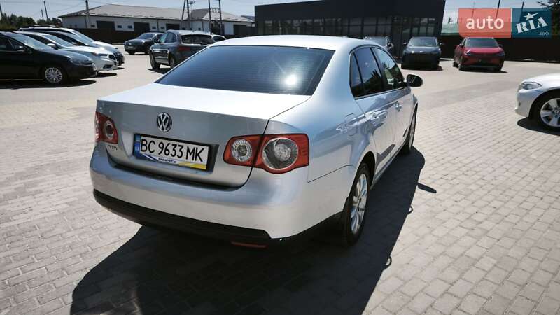 Седан Volkswagen Jetta 2009 в Львове