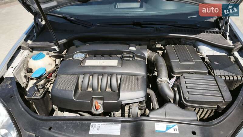 Седан Volkswagen Jetta 2009 в Львове