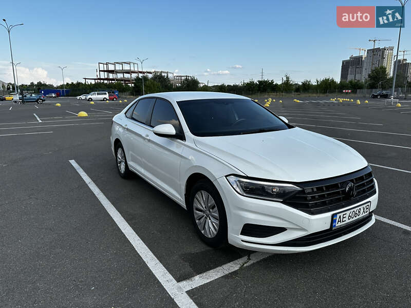 Седан Volkswagen Jetta 2018 в 