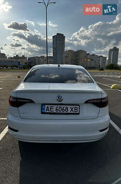 Седан Volkswagen Jetta 2018 в 