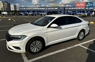 Седан Volkswagen Jetta 2018 в 