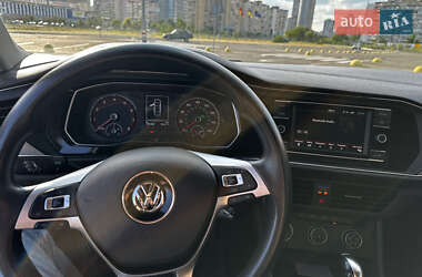 Седан Volkswagen Jetta 2018 в 