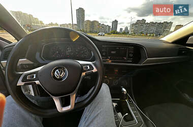 Седан Volkswagen Jetta 2018 в 