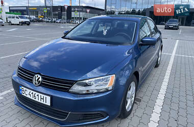 Седан Volkswagen Jetta 2016 в Львове